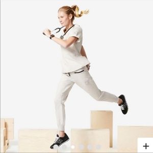 FIGS x Star Wars Light Side Scrub Set EUC